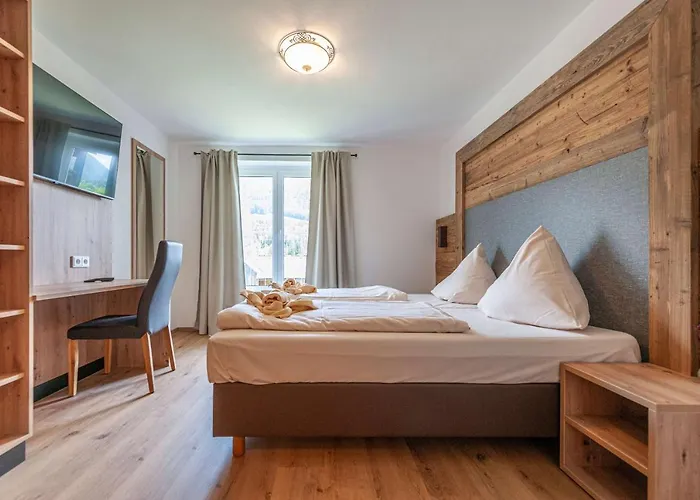 - Your Austrian * Grundlsee